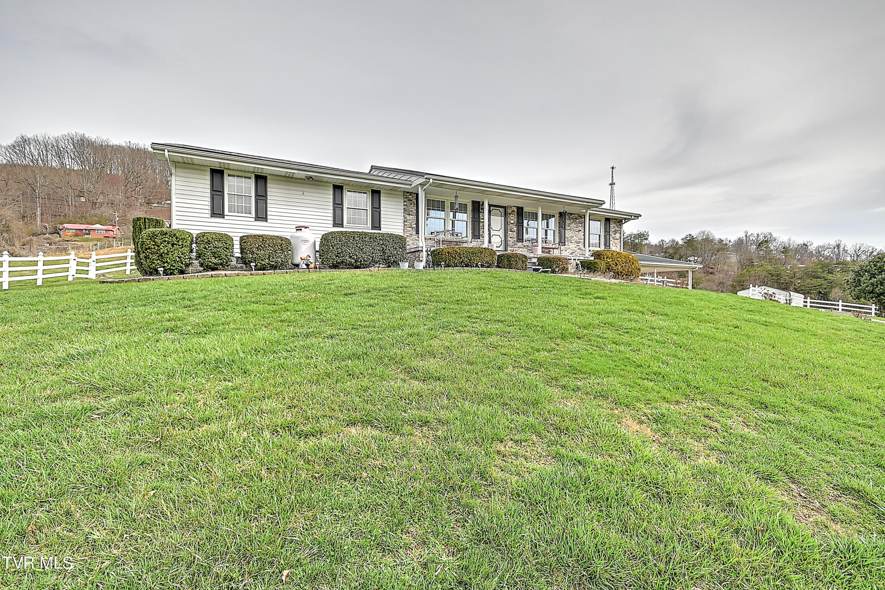 120 Harness Rd -LB-1
