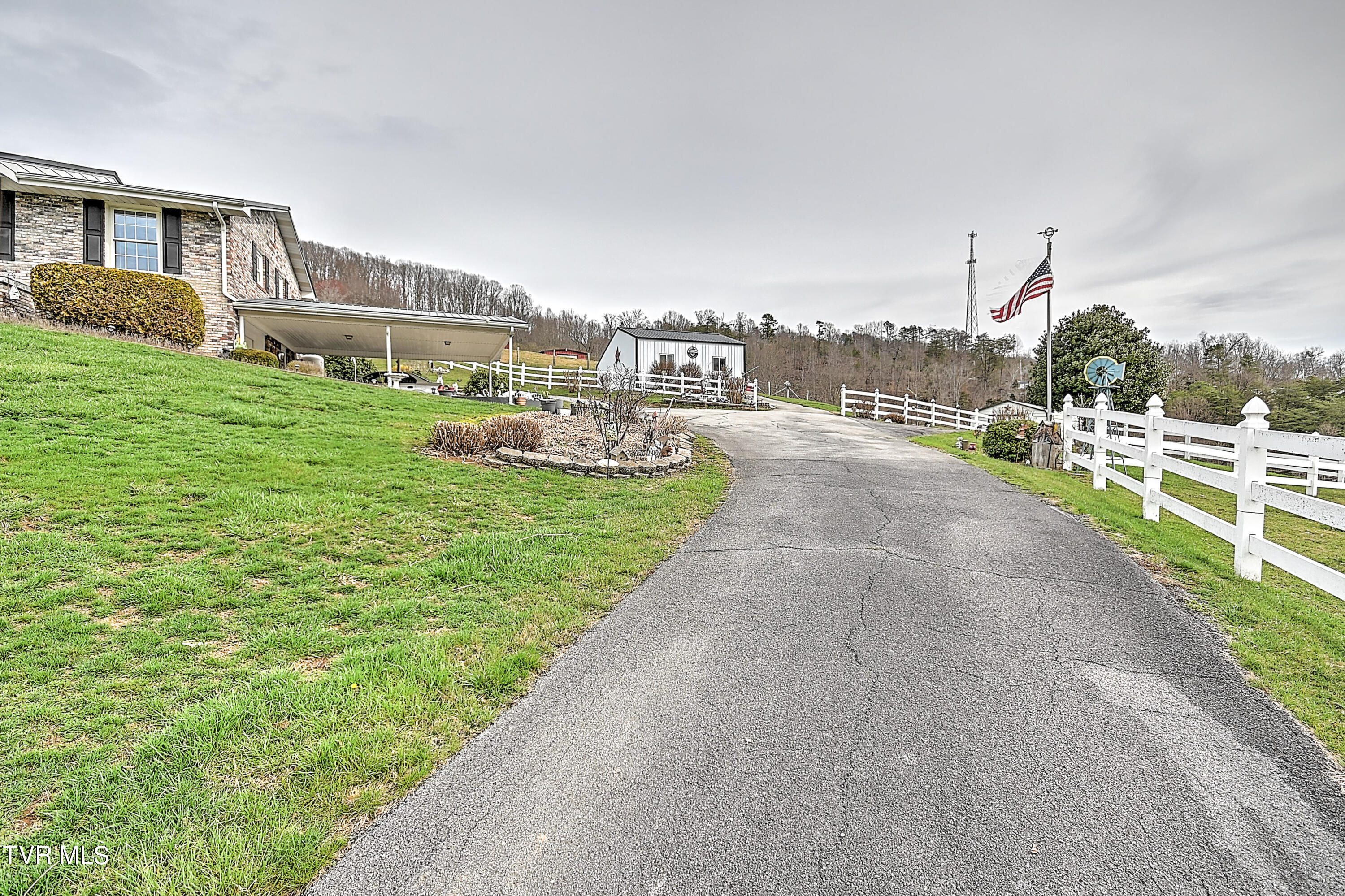 120 Harness Rd -LB-3