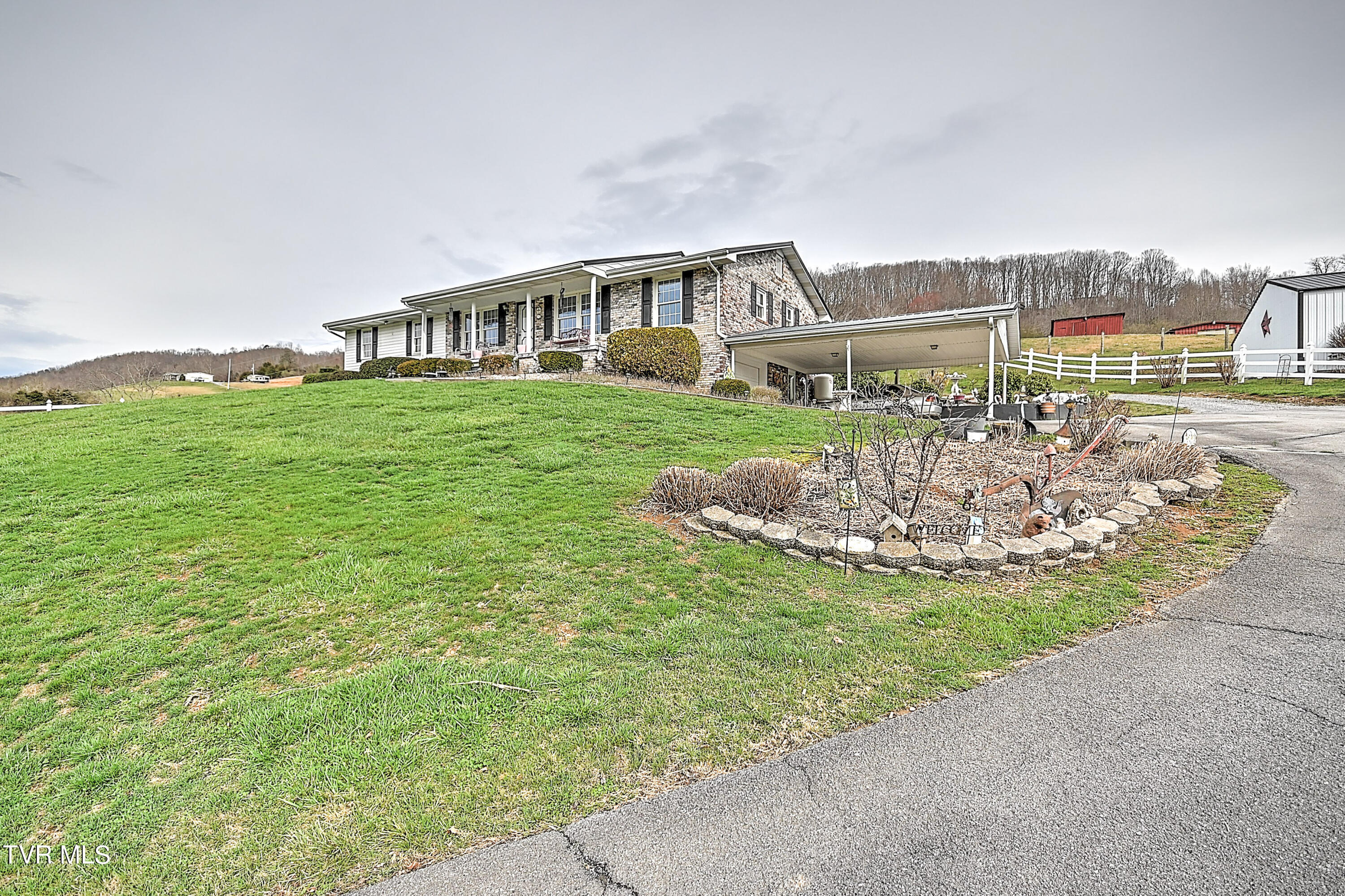 120 Harness Rd -LB-4