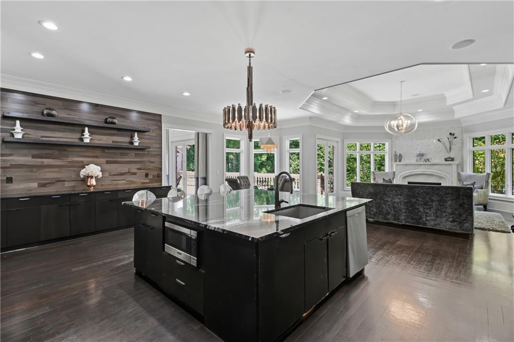 1680 Riverside Road Roswell, GA 30076 - Photo 20 of 90