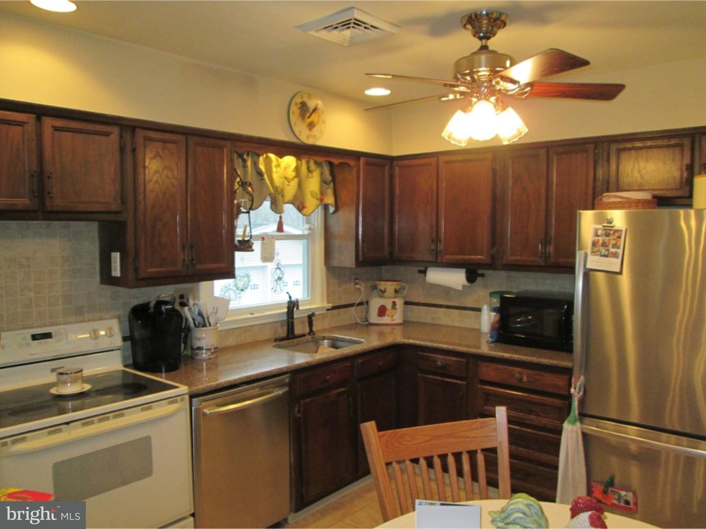 284 Bishop Road Pottstown, PA 19465 - Photo 3 of 24