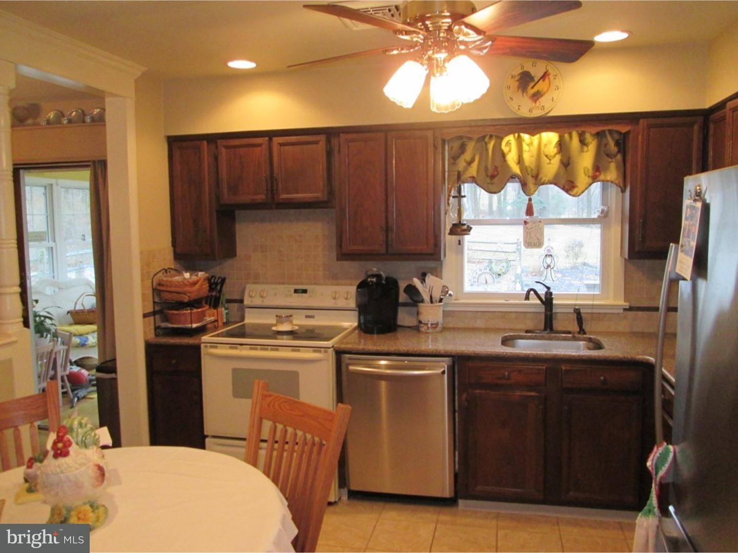 284 Bishop Road Pottstown, PA 19465 - Photo 7 of 24
