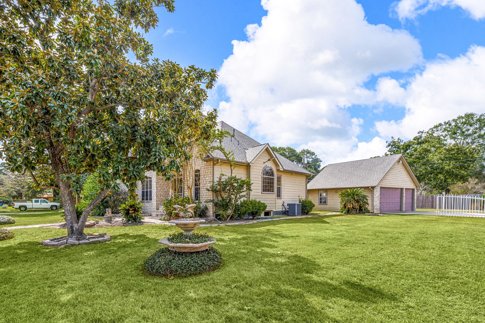 21427 Tophill Drive Spring, TX 77388 - Photo 7 of 50 a front view of house with yard and green space