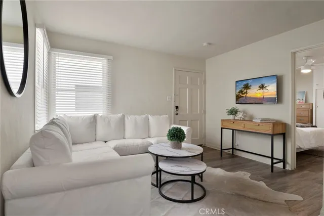 $3,000 | 215 29th Street, Unit B, Newport Beach, CA 92663