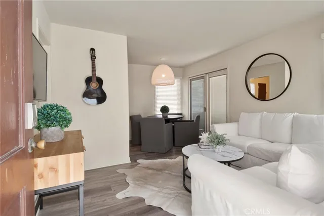 $3,000 | 215 29th Street, Unit B, Newport Beach, CA 92663