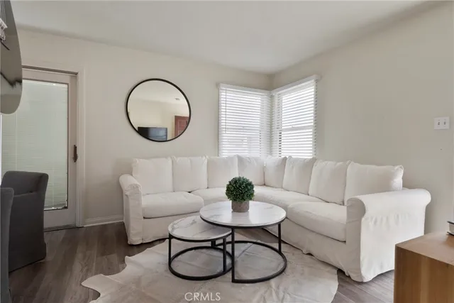 $3,000 | 215 29th Street, Unit B, Newport Beach, CA 92663