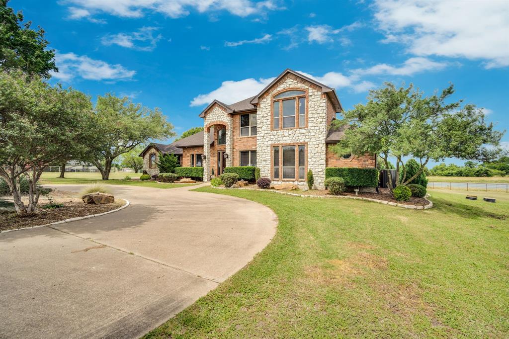 241 Cody Road Ennis, TX 75119 - Photo 6 of 40