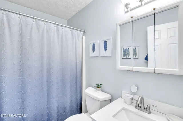 $369,900 | 2300 Bainbridge Way, Powell, TN 37849