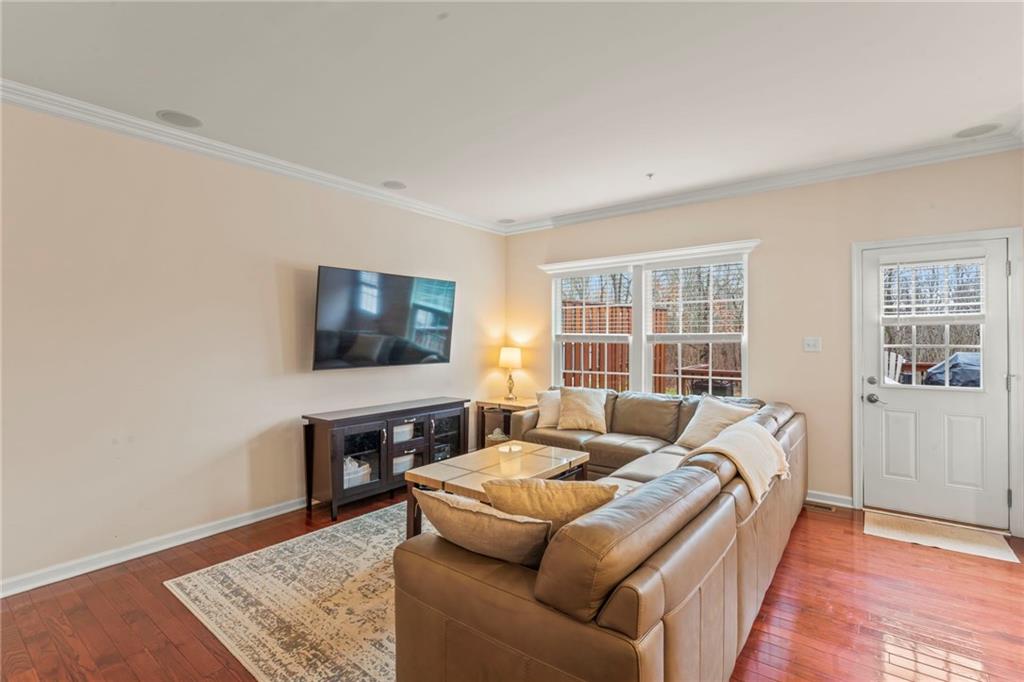 290 Maple Ridge Drive Canonsburg, PA 15317 - Photo 2 of 36 Gallery Image 2