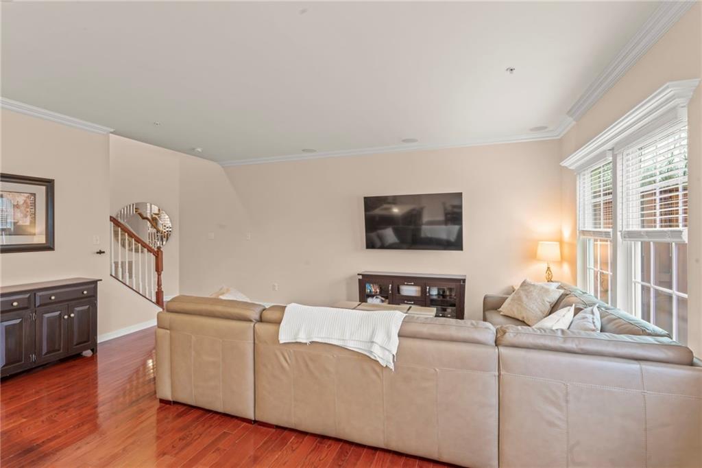 290 Maple Ridge Drive Canonsburg, PA 15317 - Photo 3 of 36 Gallery Image 3