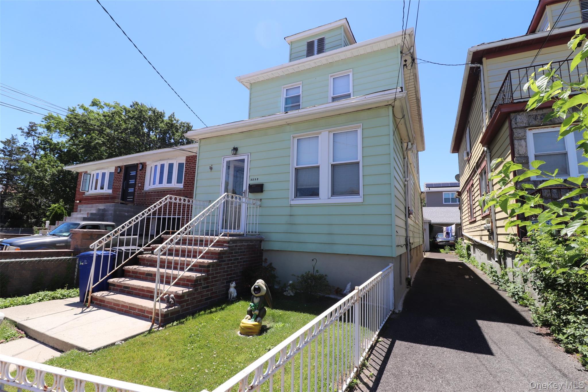 3232 Country Club Road Bronx, NY 10465 - Photo 2 of 4
