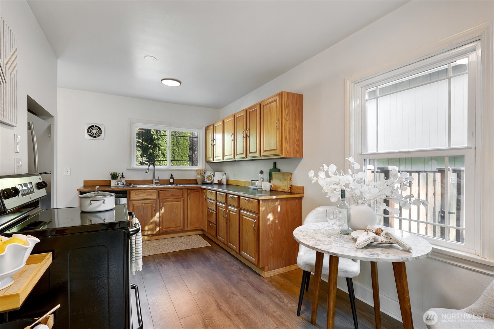 6712 18th Avenue Southwest Seattle, WA 98106 - Photo 8 of 25 Gallery Image 8