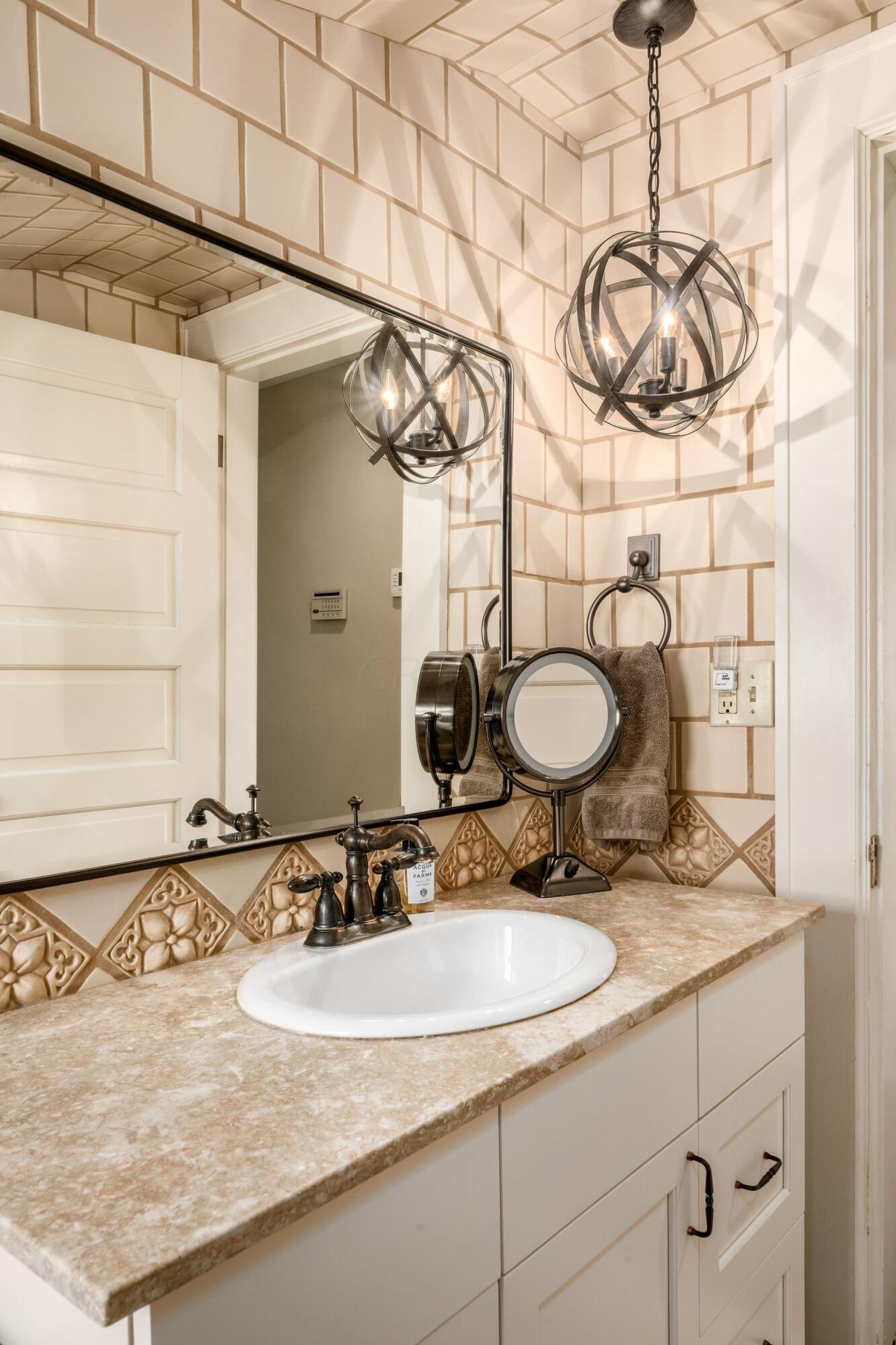 6028 Dublin Road Dublin, OH 43017 - Photo 42 of 91 Bathroom