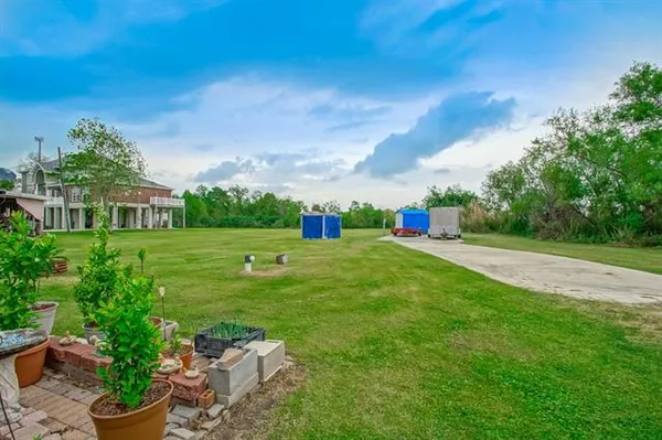 $250,000 | 4411 Jean Lafitte Boulevard, Lafitte, LA 70067