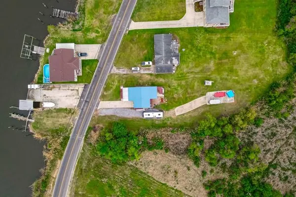 $250,000 | 4411 Jean Lafitte Boulevard, Lafitte, LA 70067