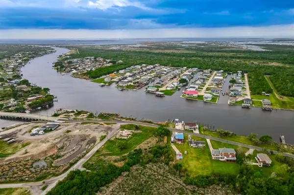 $250,000 | 4411 Jean Lafitte Boulevard, Lafitte, LA 70067