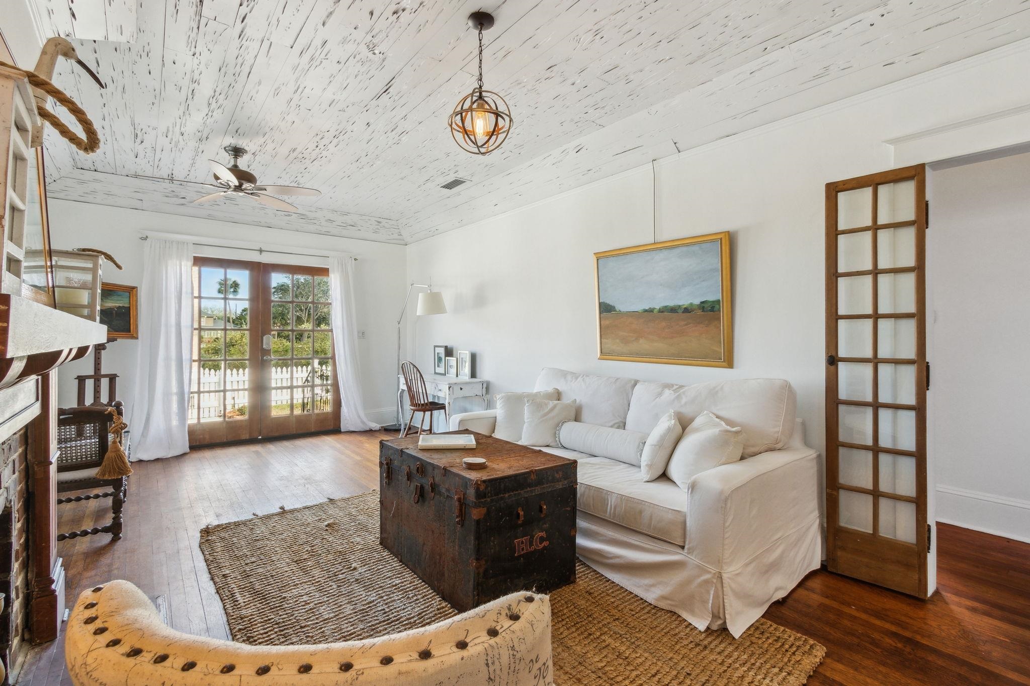67 Park Place St. Augustine, FL 32084 - Photo 15 of 69 a living room with furniture and a large window