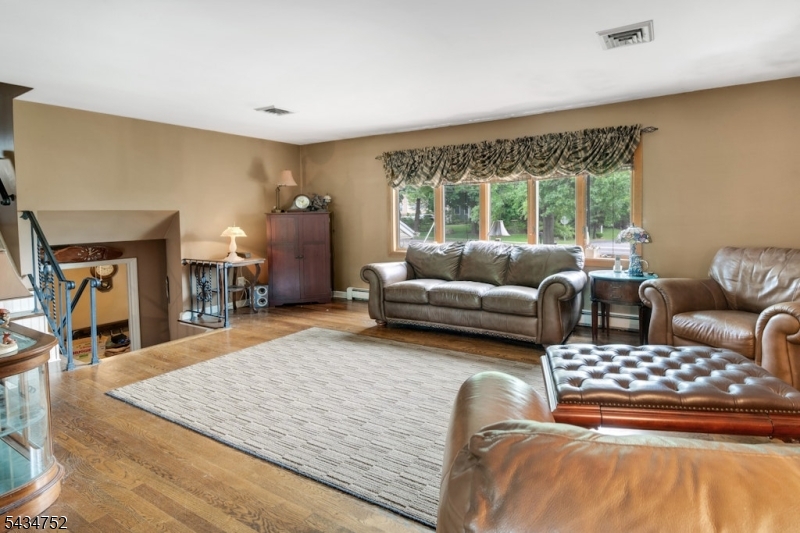 185 Ratzer Road Wayne, NJ 07470 - Photo 5 of 36