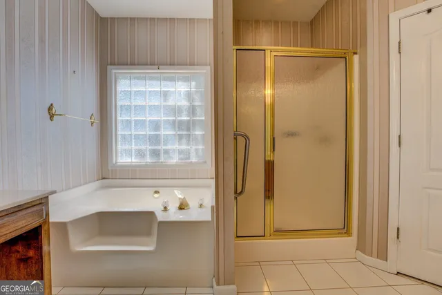 a view of room with walk in closet