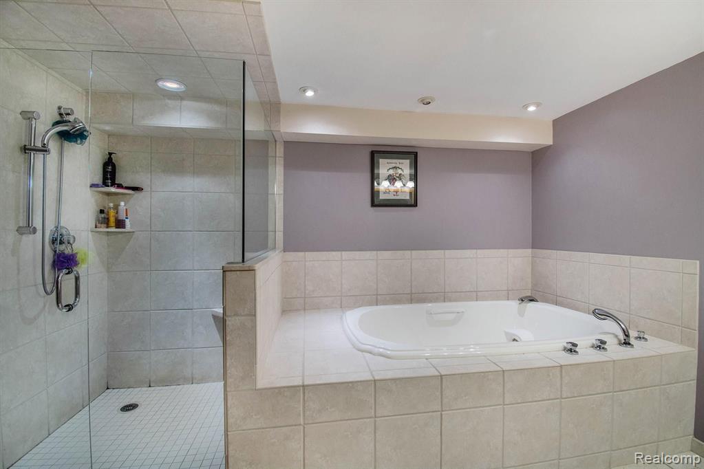 2106 St Andrews Drive Rochester Hills, MI 48309 - Photo 33 of 36