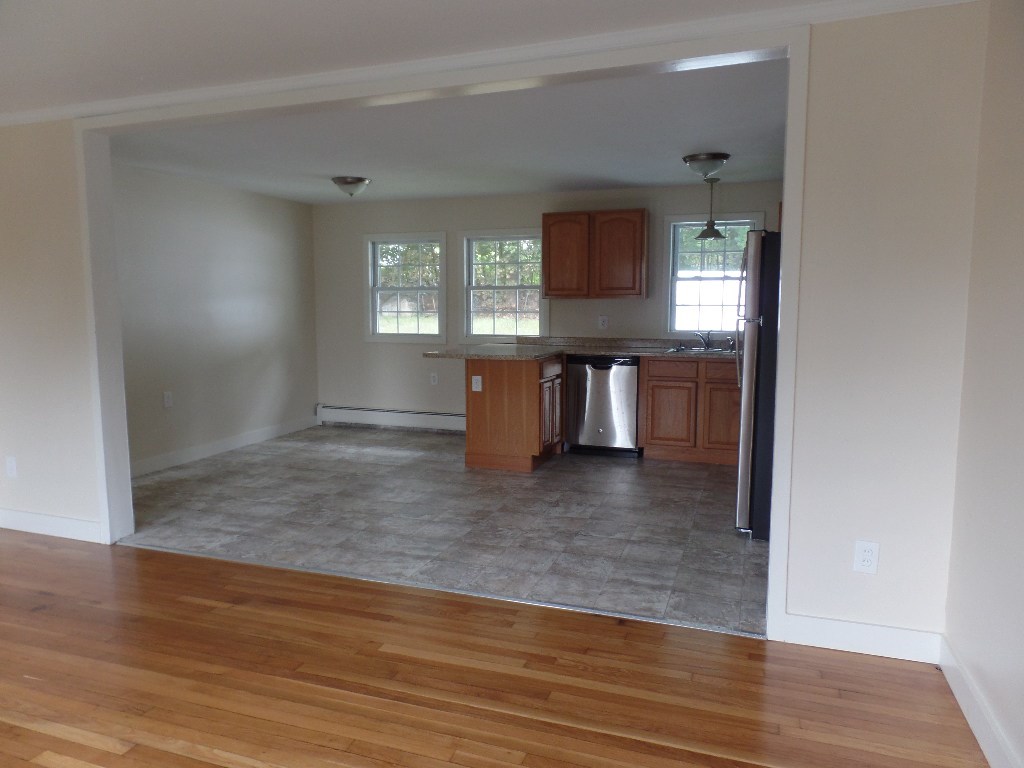 70 Mapleton Road Manchester, NH 03103 - Photo 12 of 34 Gallery Image 12