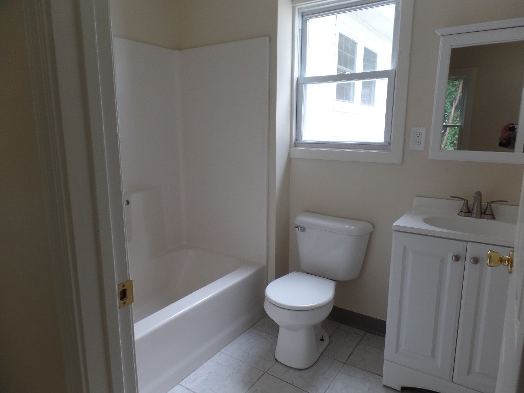 70 Mapleton Road Manchester, NH 03103 - Photo 20 of 34 Gallery Image 20