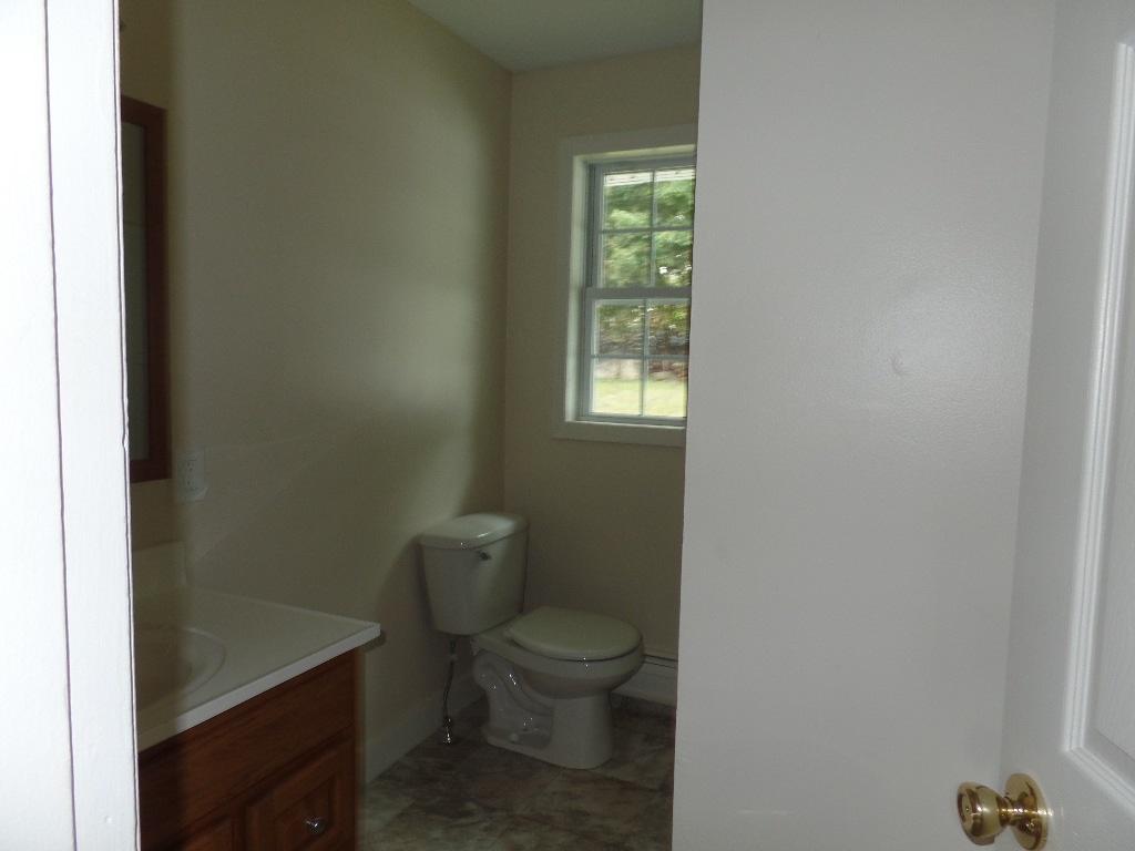 70 Mapleton Road Manchester, NH 03103 - Photo 23 of 34 Gallery Image 23