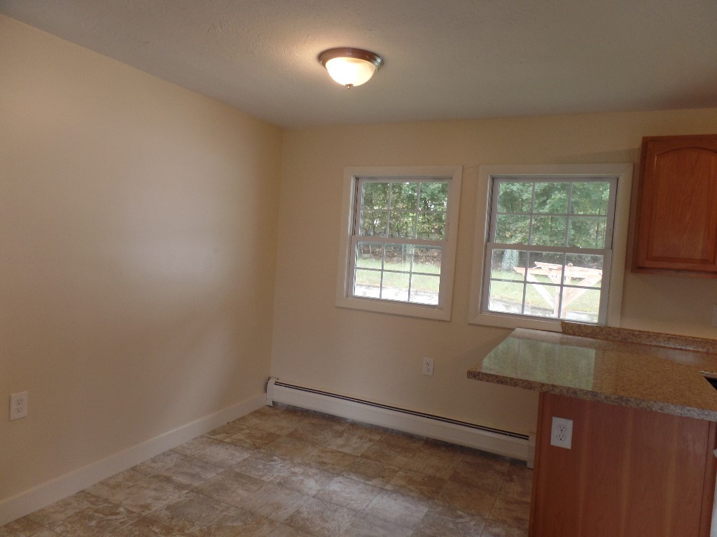 70 Mapleton Road Manchester, NH 03103 - Photo 9 of 34 Gallery Image 9