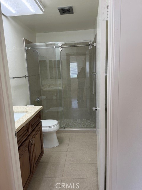 26363 Ridgemoor Road Menifee, CA 92586 - Photo 15 of 22 Bathroom 2 from hall