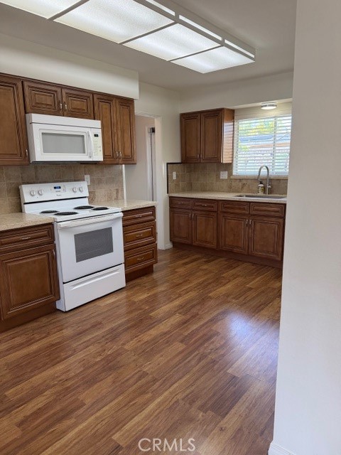 26363 Ridgemoor Road Menifee, CA 92586 - Photo 9 of 22 Kitchen view to backyard