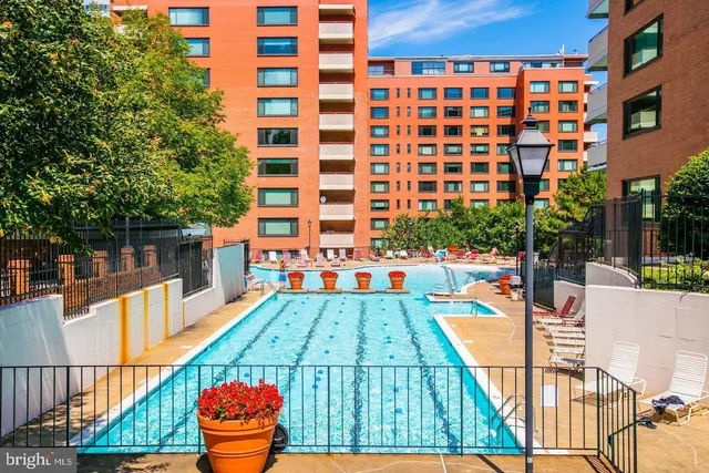 $230,000 | 1021 Arlington Boulevard, Unit 842, Arlington, VA 22209