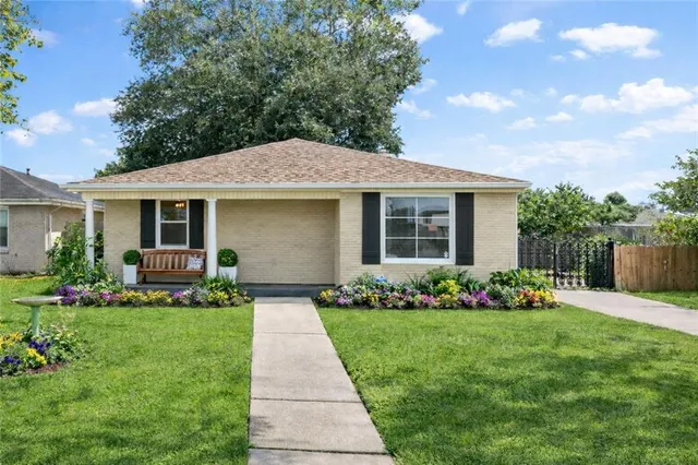 $190,000 | 8516 Livingston Avenue, Chalmette, LA 70043