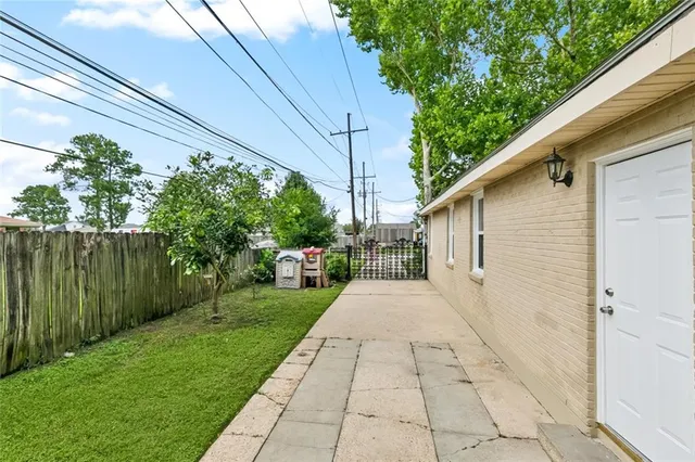 $190,000 | 8516 Livingston Avenue, Chalmette, LA 70043