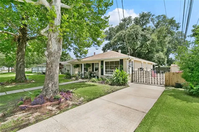 $190,000 | 8516 Livingston Avenue, Chalmette, LA 70043