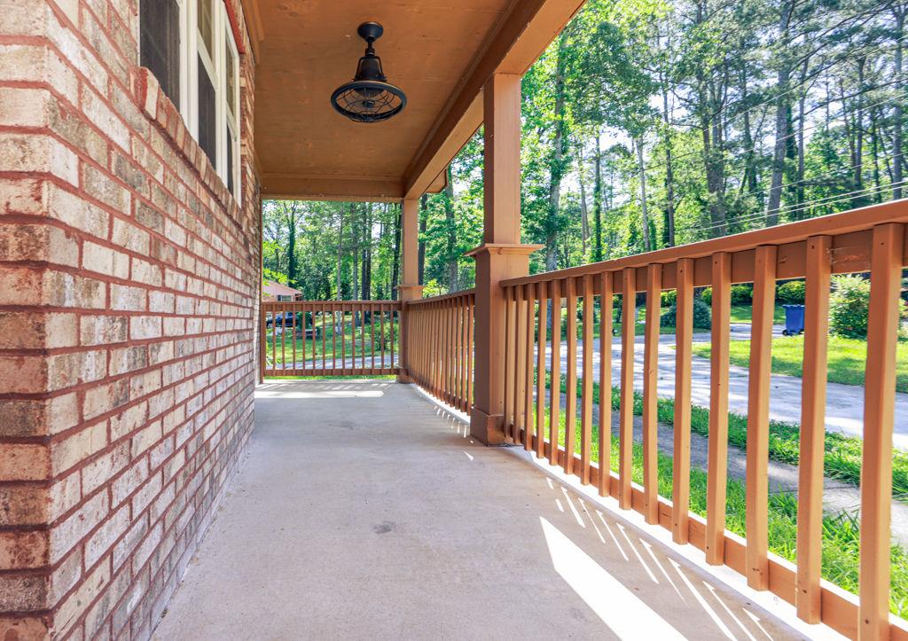 3873 King Edward Trail Southwest Atlanta, GA 30331 - Photo 3 of 29