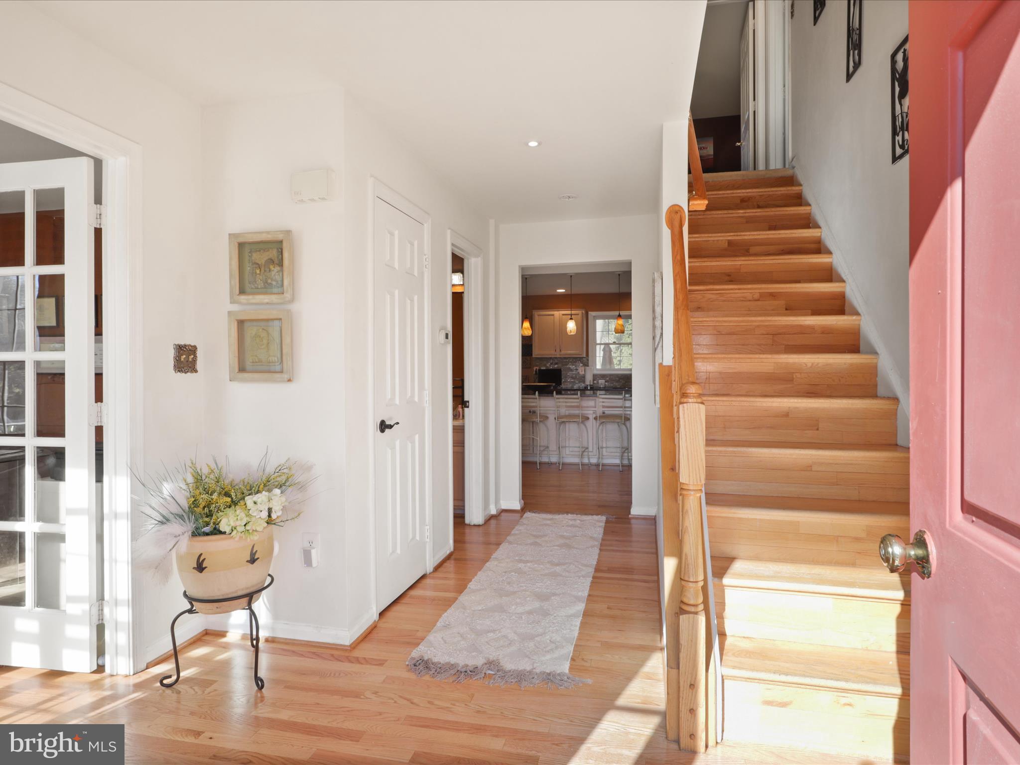 9354 River Crest Road Manassas, VA 20110 - Photo 4 of 40 Gallery Image 4
