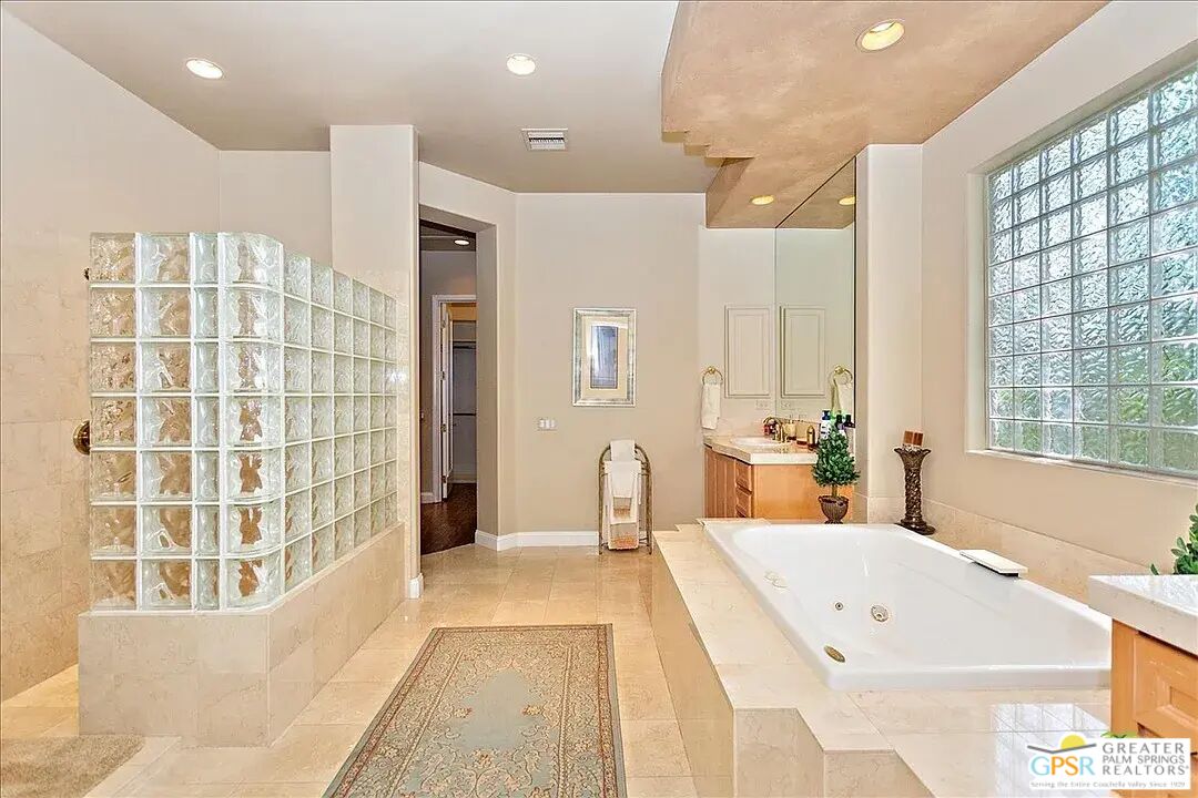 46 Vista Encantada Rancho Mirage, CA 92270 - Photo 13 of 38 Gallery Image 13