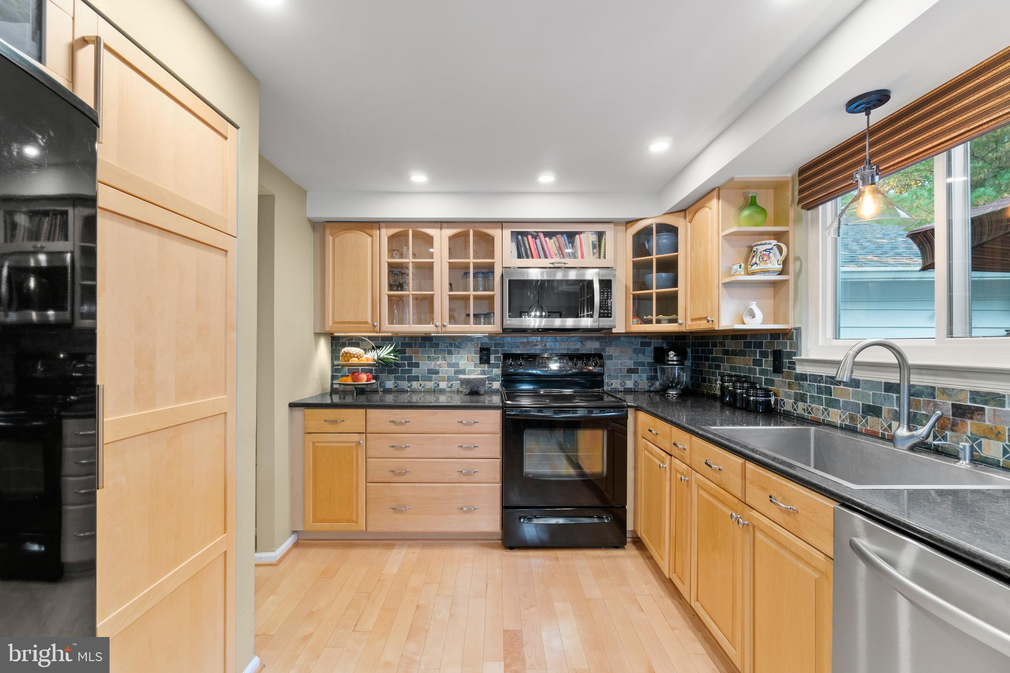 4250 Briars Road Olney, MD 20832 - Photo 13 of 39 Kitchen