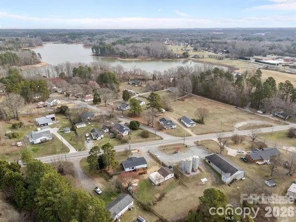 $2,100 | 1711 West C Street, Kannapolis, NC 28081