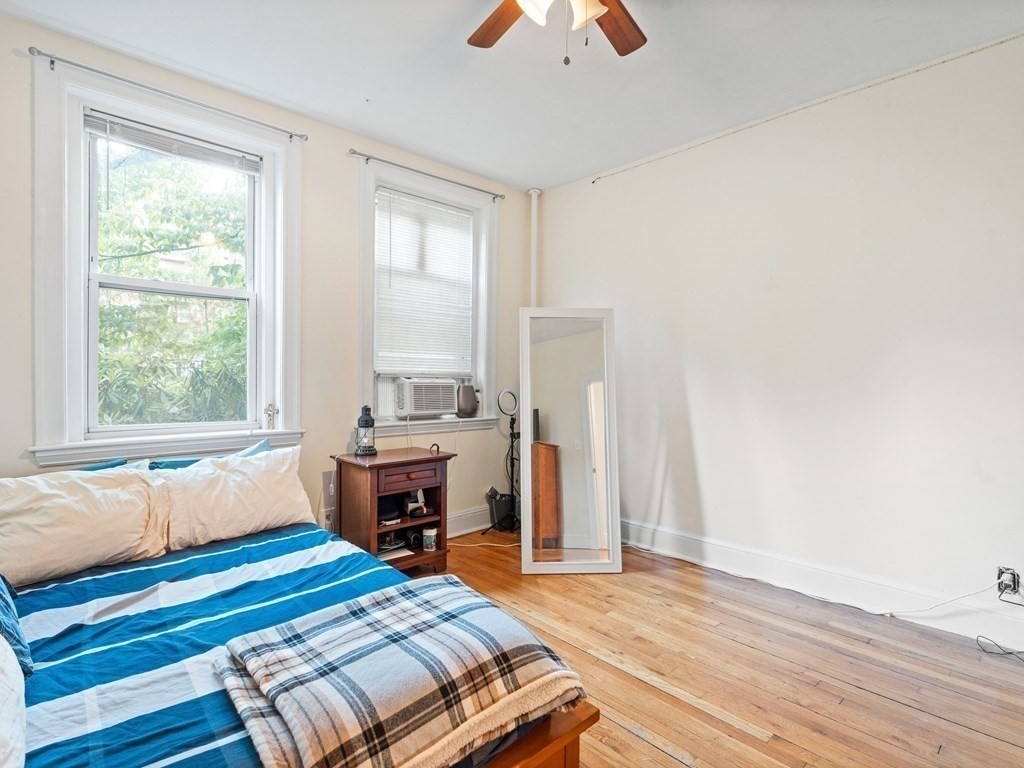 61 Thatcher Street, Unit 2 Brookline, MA 02446 - Photo 11 of 28