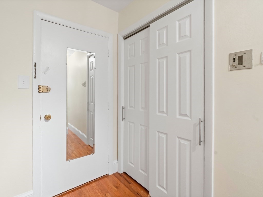 61 Thatcher Street, Unit 2 Brookline, MA 02446 - Photo 16 of 28