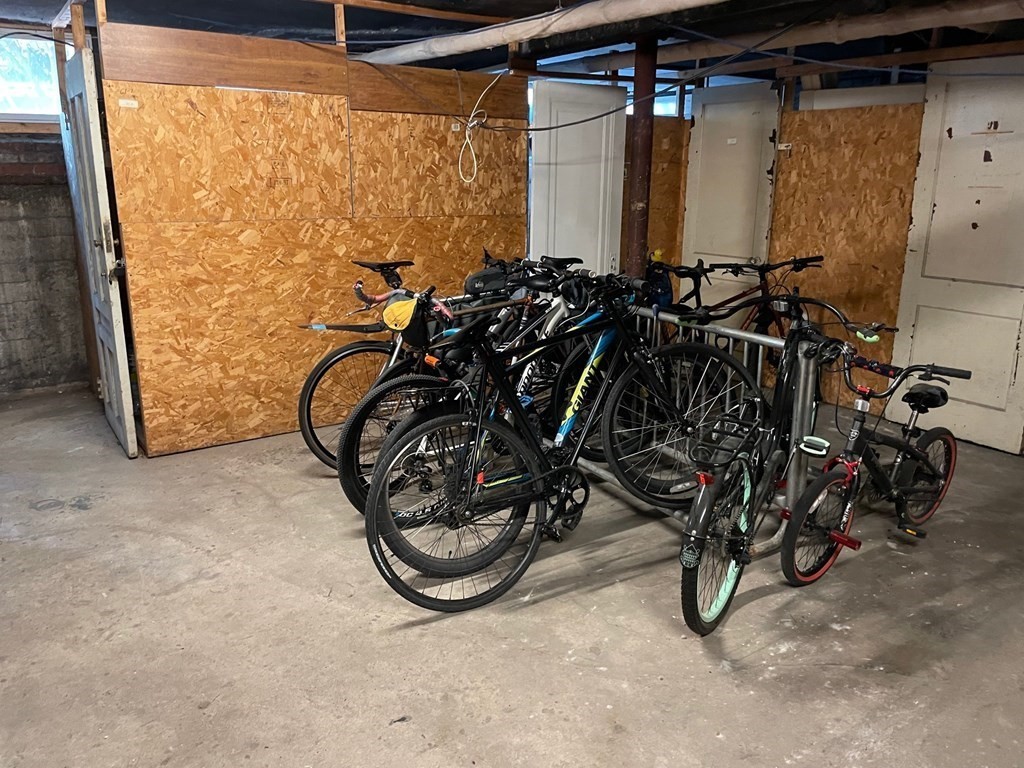 61 Thatcher Street, Unit 2 Brookline, MA 02446 - Photo 26 of 28