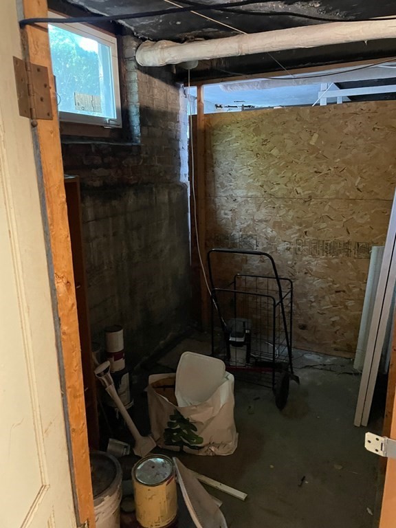 61 Thatcher Street, Unit 2 Brookline, MA 02446 - Photo 27 of 28