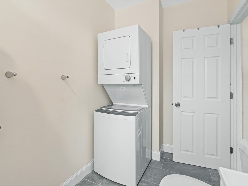 61 Thatcher Street, Unit 2 Brookline, MA 02446 - Photo 9 of 28