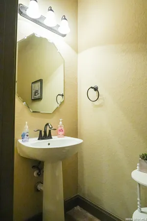 $4,300 | 5919 Dewdrop Lane, Converse, TX 78109