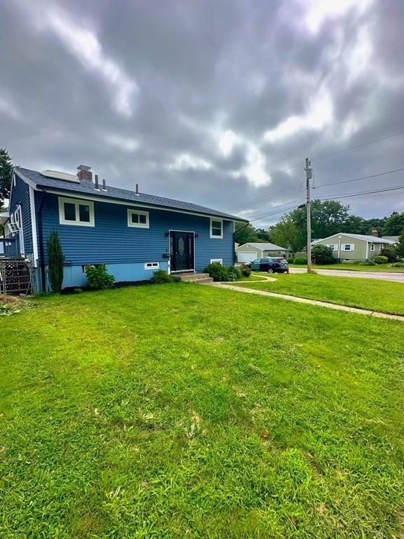 4 Walnut Knolls Canton, MA 02021 - Photo 2 of 23 Gallery Image 2