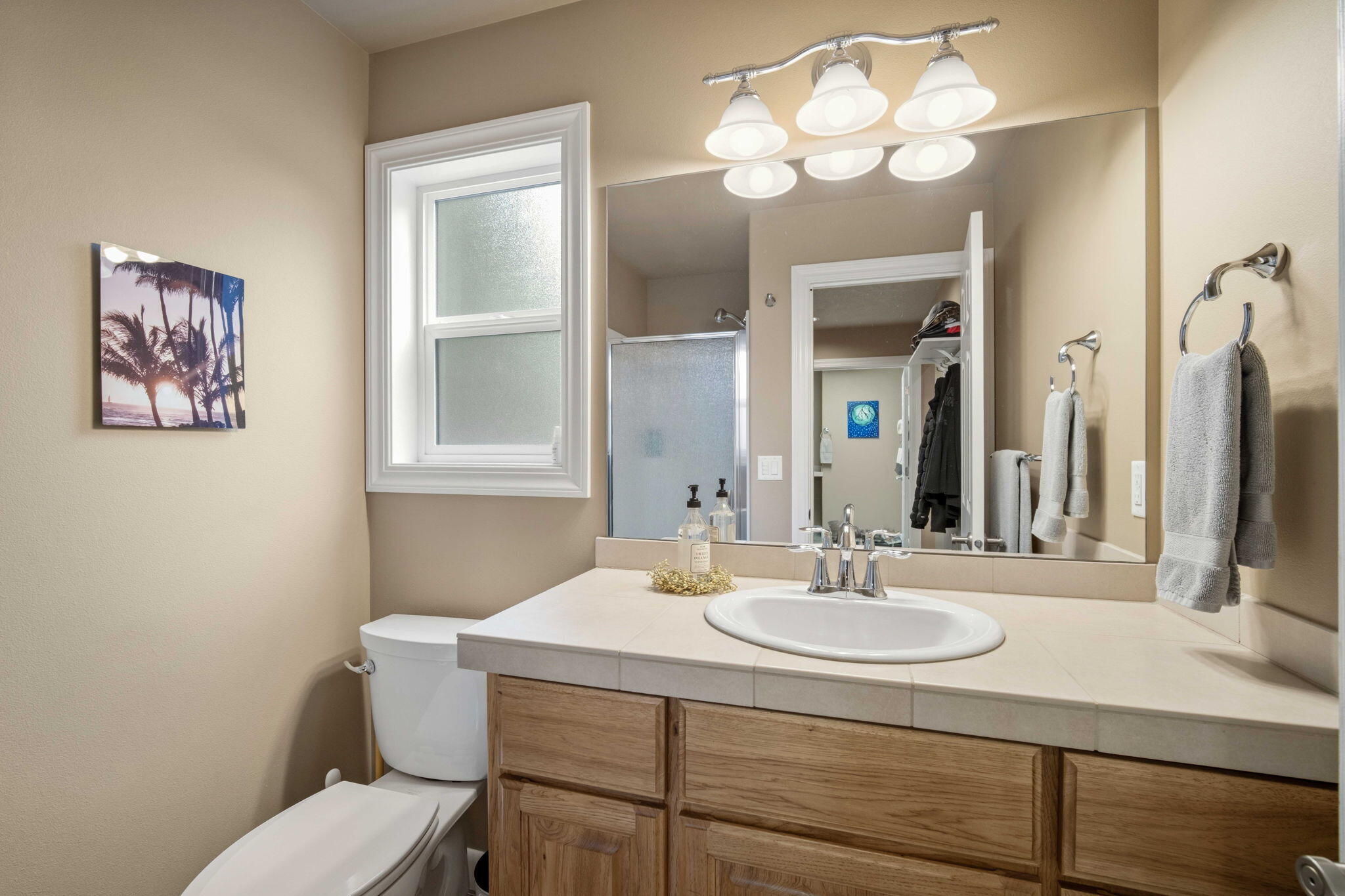 14234 Whitewater Loop La Pine, OR 97739 - Photo 43 of 62 Full bath adjacent the laundry room.