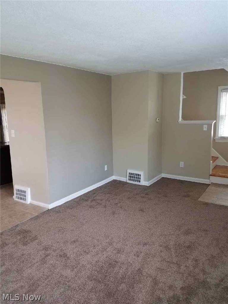 1355 Dill Road Cleveland, OH 44121 - Photo 4 of 22