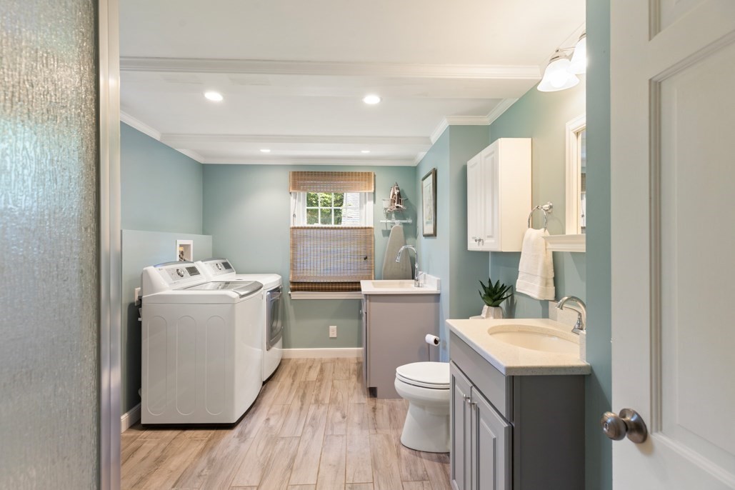 24 Edgemere Road Lynnfield, MA 01940 - Photo 31 of 42 Gallery Image 31