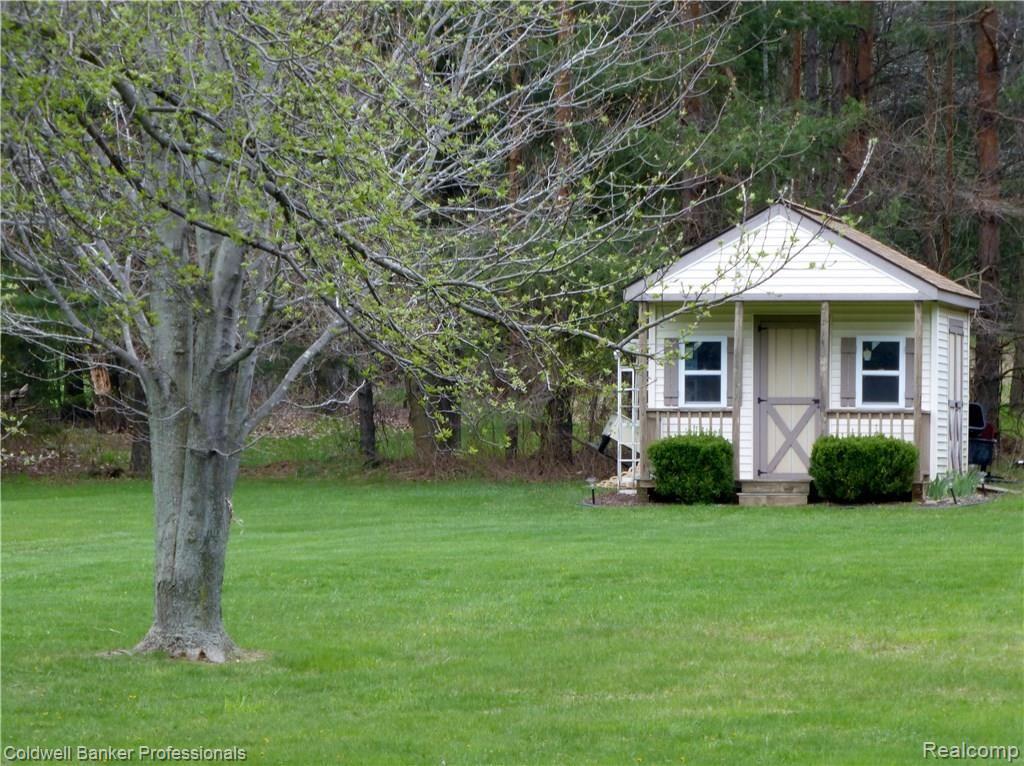 9550 Pine Knob Road Clarkston, MI 48348 - Photo 2 of 38 2.JPG